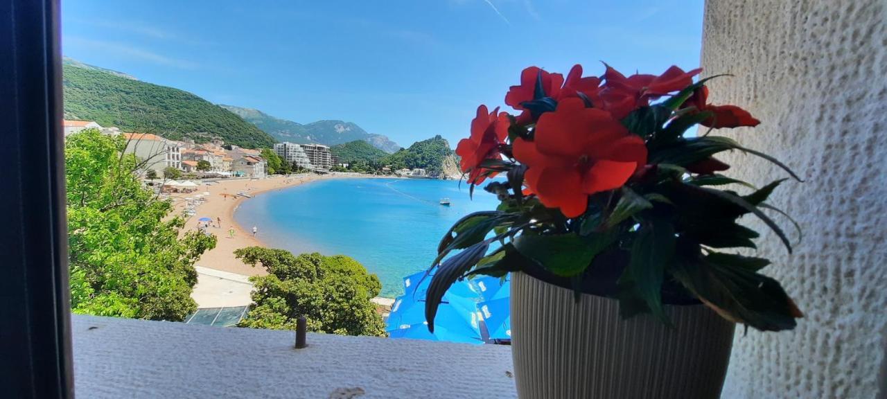Ambassador Apartments Petrovac Luaran gambar