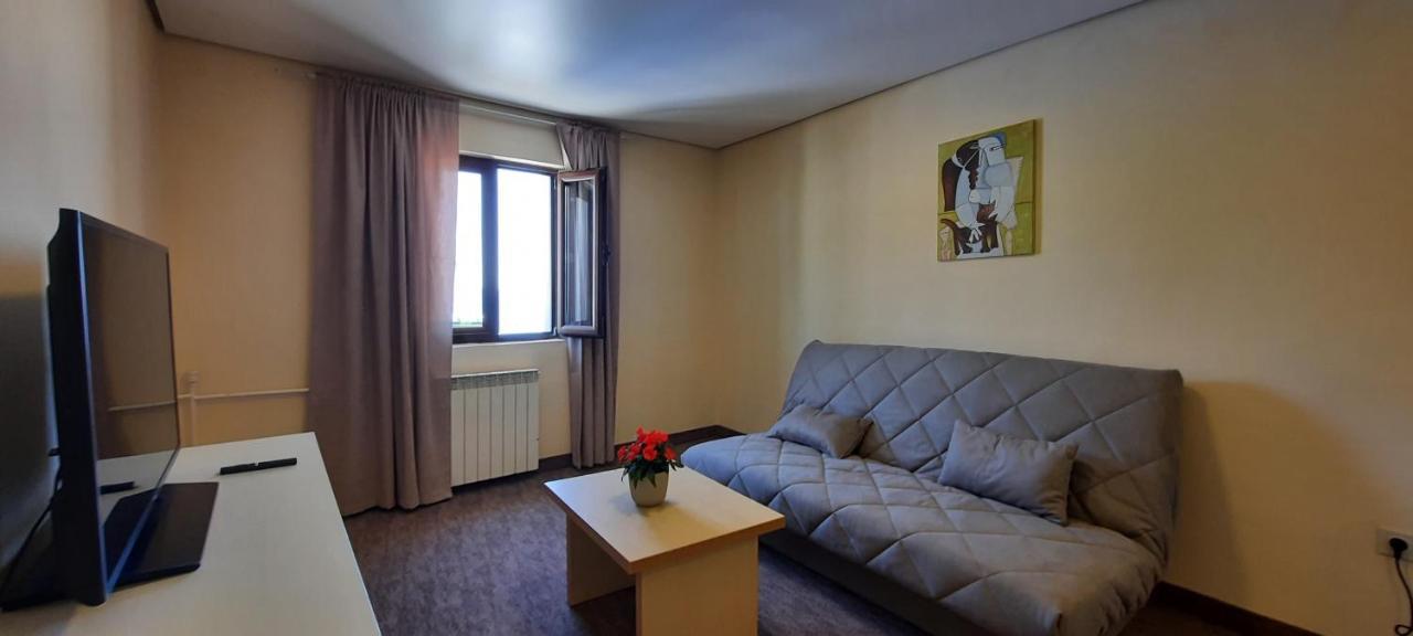 Ambassador Apartments Petrovac Luaran gambar