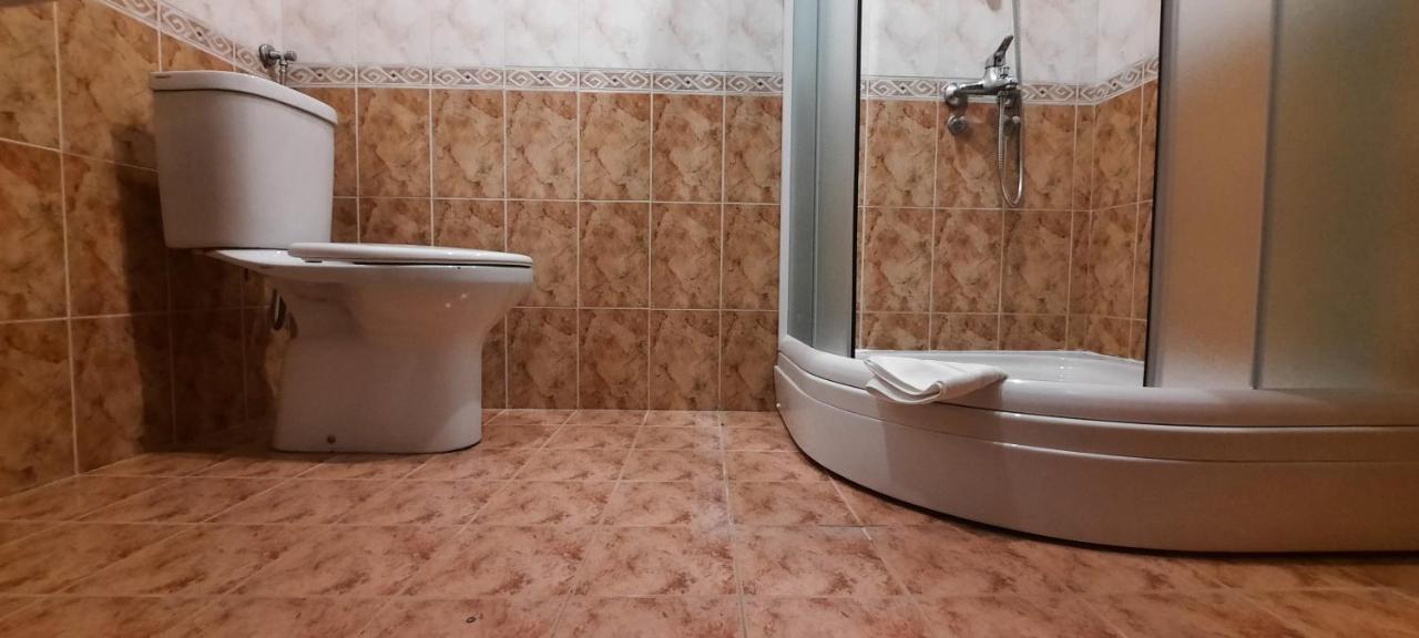 Ambassador Apartments Petrovac Luaran gambar