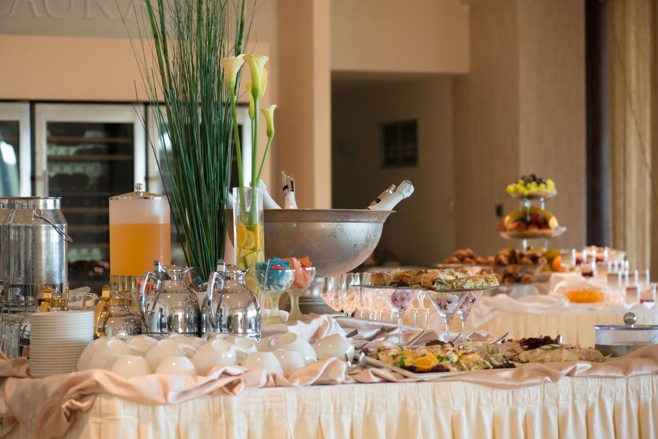 Ambassador Apartments Petrovac Luaran gambar