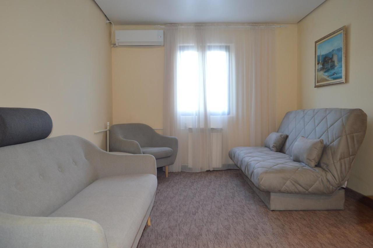 Ambassador Apartments Petrovac Luaran gambar